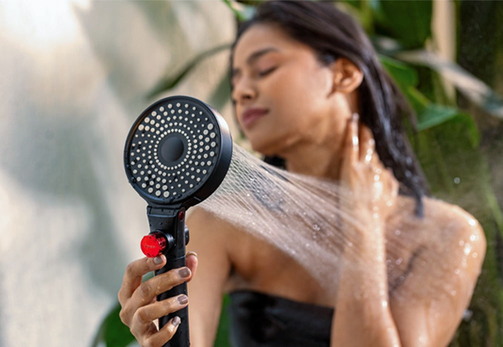 Cliq showerhead